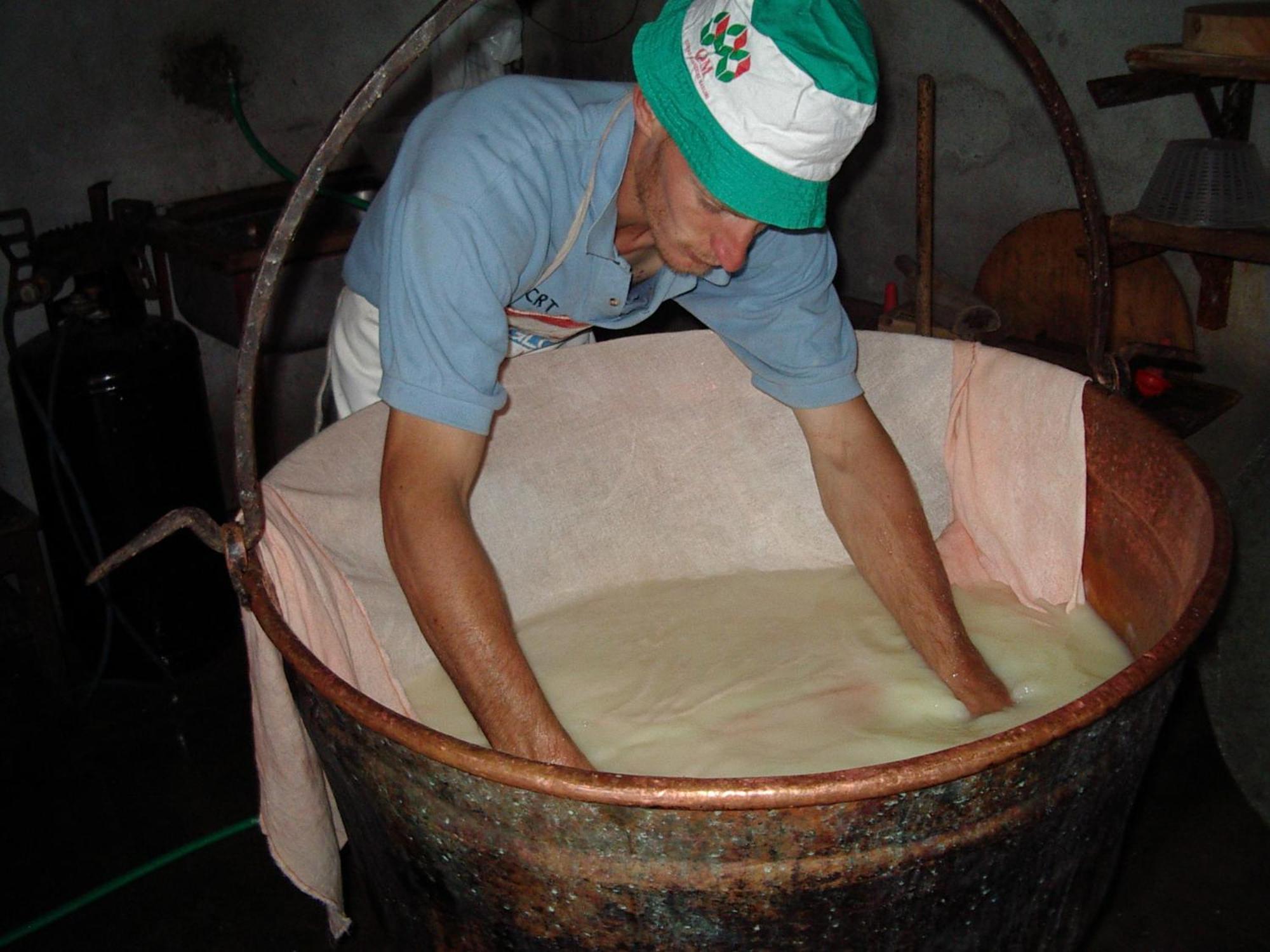 Agriturismo Raethia Isolaccia Eksteriør bilde