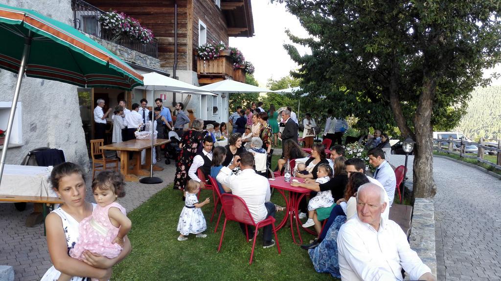 Agriturismo Raethia Isolaccia Eksteriør bilde