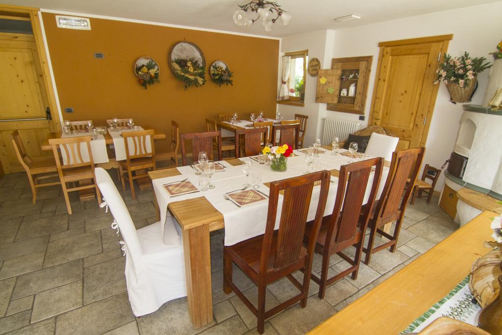 Agriturismo Raethia Isolaccia Eksteriør bilde