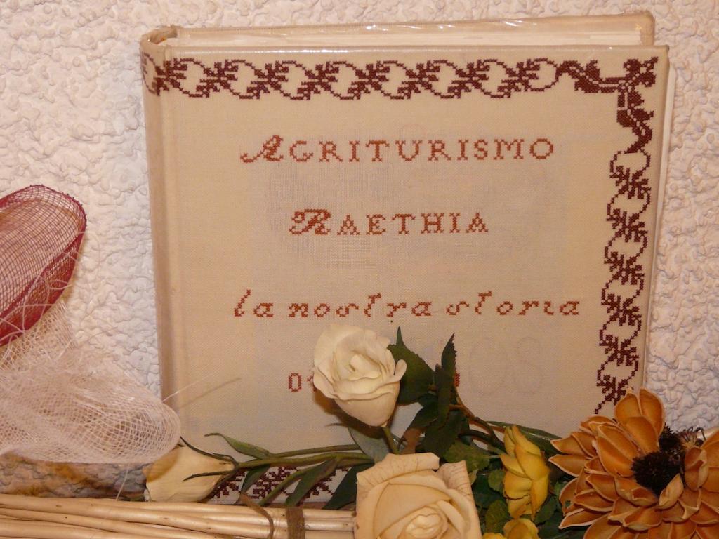Agriturismo Raethia Isolaccia Eksteriør bilde