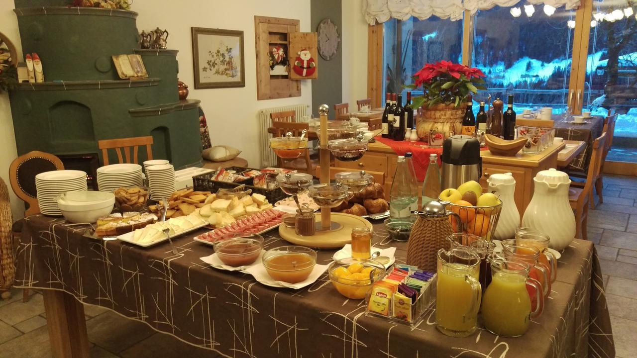 Agriturismo Raethia Isolaccia Eksteriør bilde